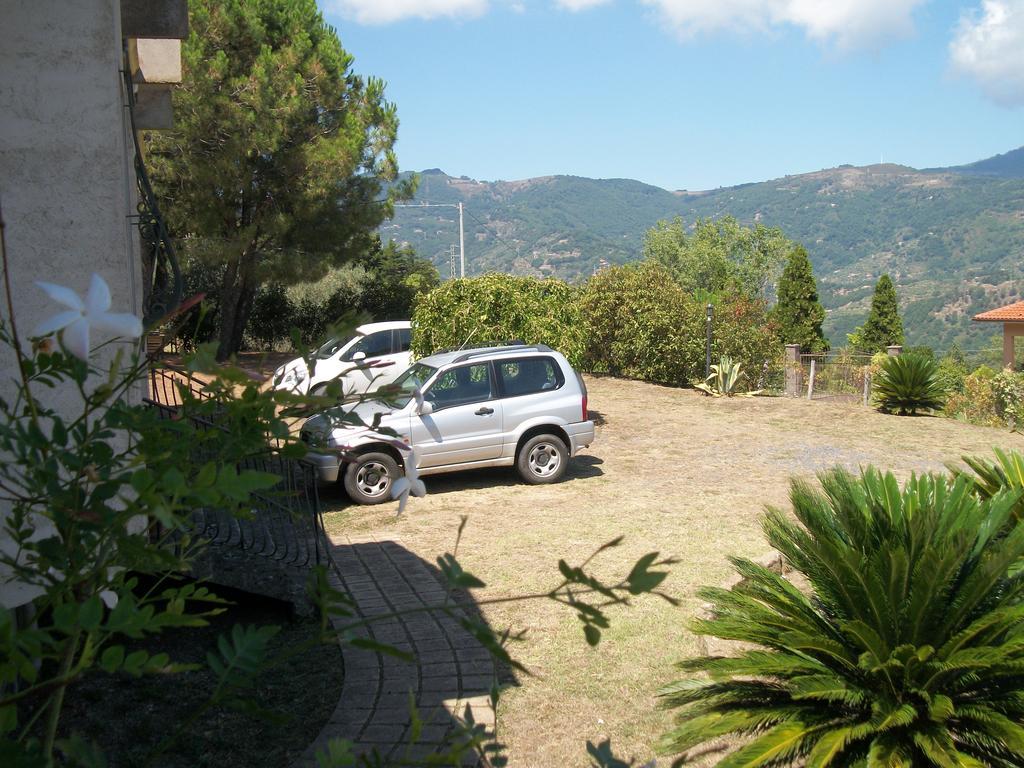 Le Poiane B&B Vacanze San Piero Patti Exterior photo